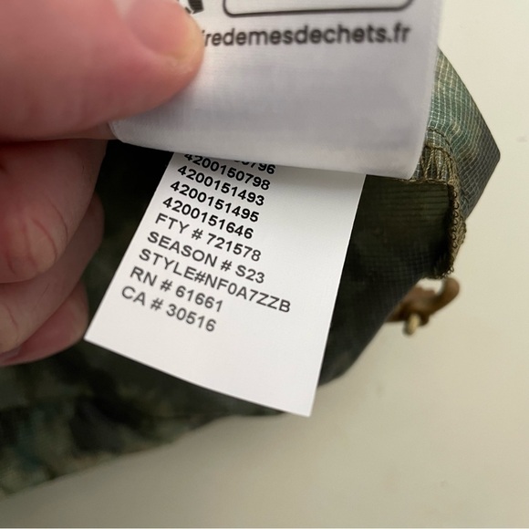 The North Face Men’s Translucent Wind Hoodie Jacket Camo Green Size Small New - Picture 14 of 14